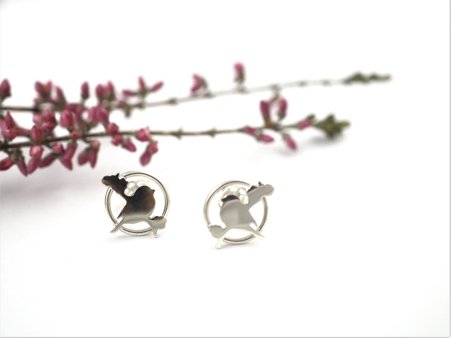 Kolczyki sikorki na gałązce