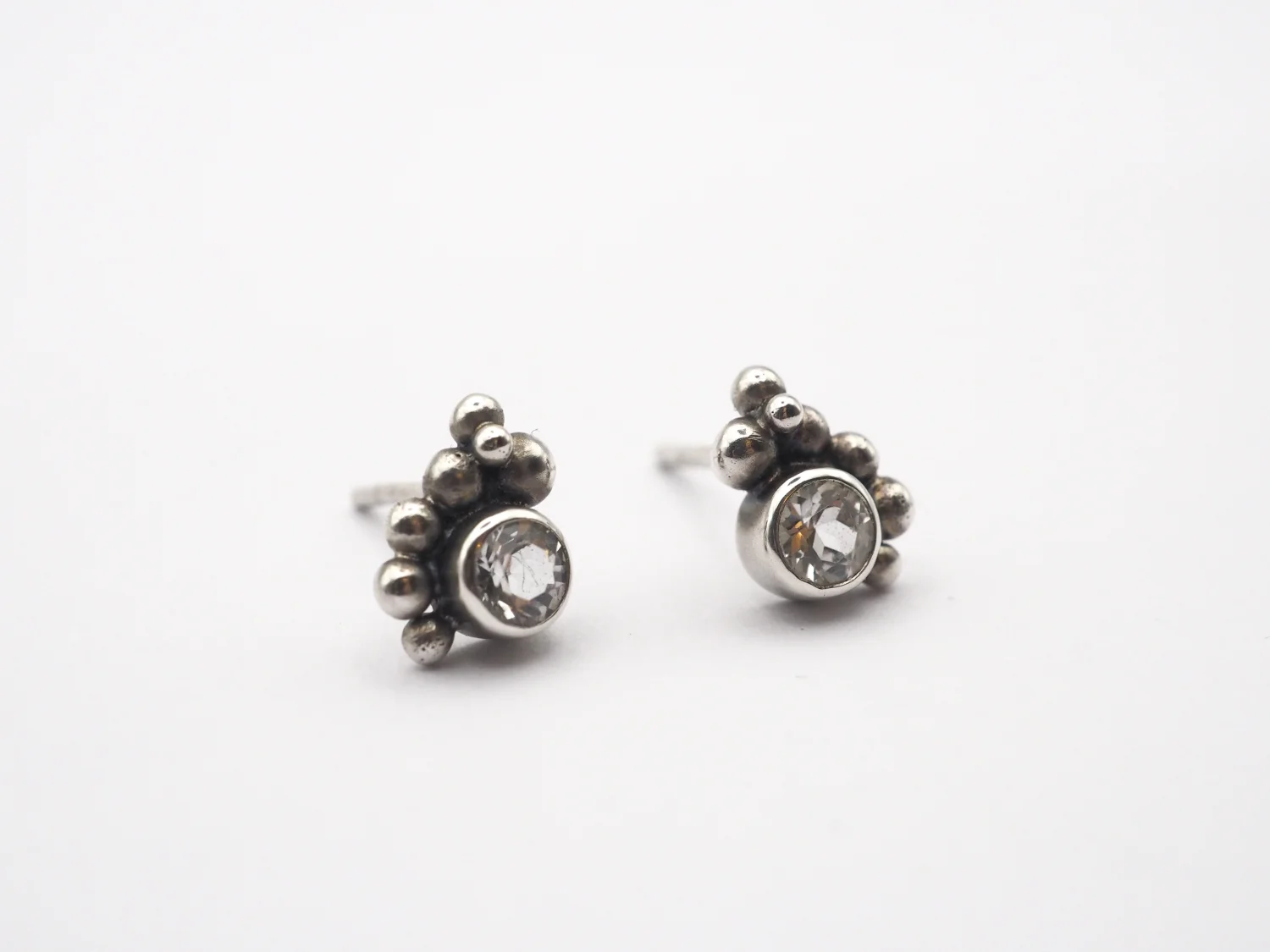 Przebiśniegi z topazami