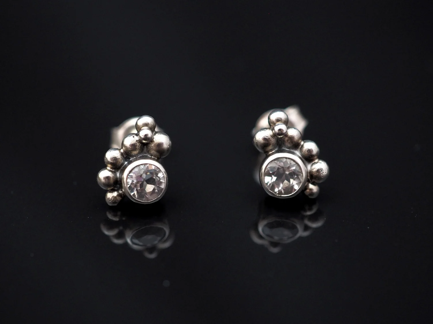 Przebiśniegi z topazami