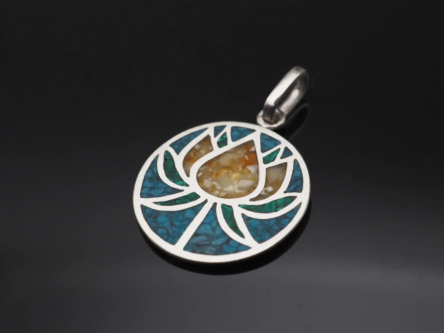 Kwitnący kwiat lotosu 