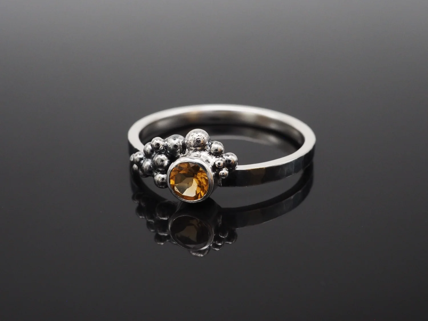 Słoneczny pierścionek