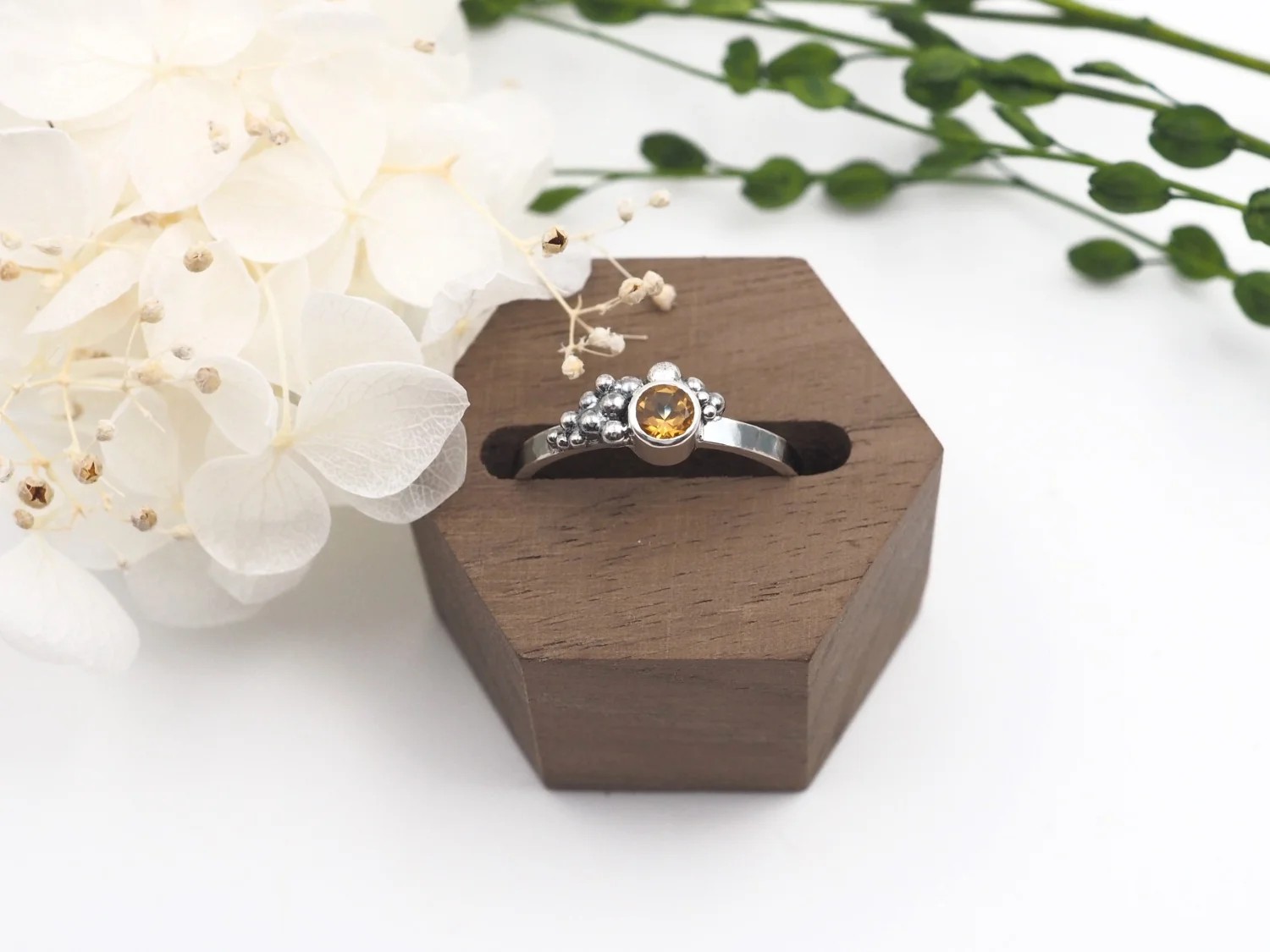 Słoneczny pierścionek